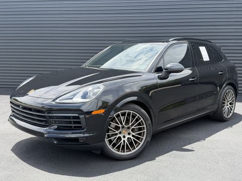Certified 2023 Porsche Cayenne Platinum Edition AWD/4WD image 1