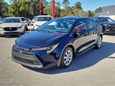 Used 2023 Toyota Corolla LE image 5