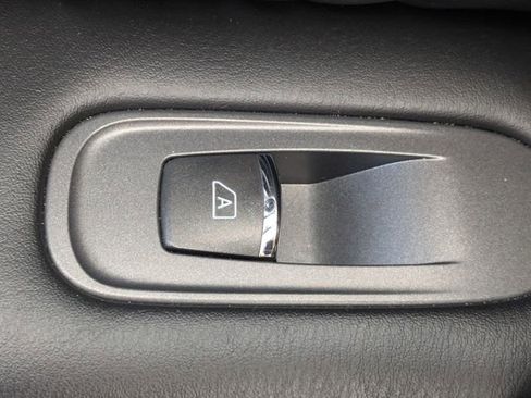 Used 2023 Nissan Armada SV image 25