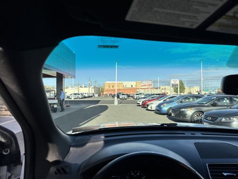 Used 2016 Ford Explorer XLT w/ Equipment Group 202A image 3