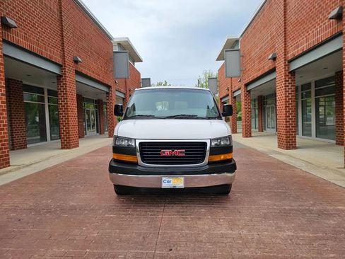 Used 2019 GMC Savana 2500 w/ Driver Convenience Package RWD image 2