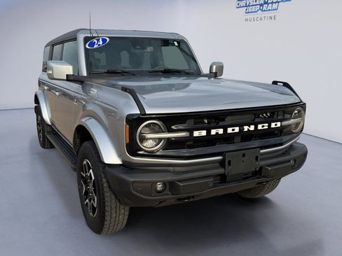 Used 2024 Ford Bronco Outer Banks AWD/4WD image 7