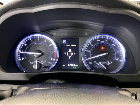 Used 2019 Toyota Highlander XLE FWD image 25