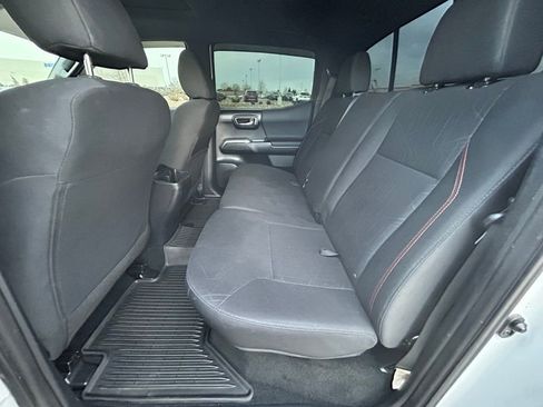 Used 2017 Toyota Tacoma TRD Off-Road image 25