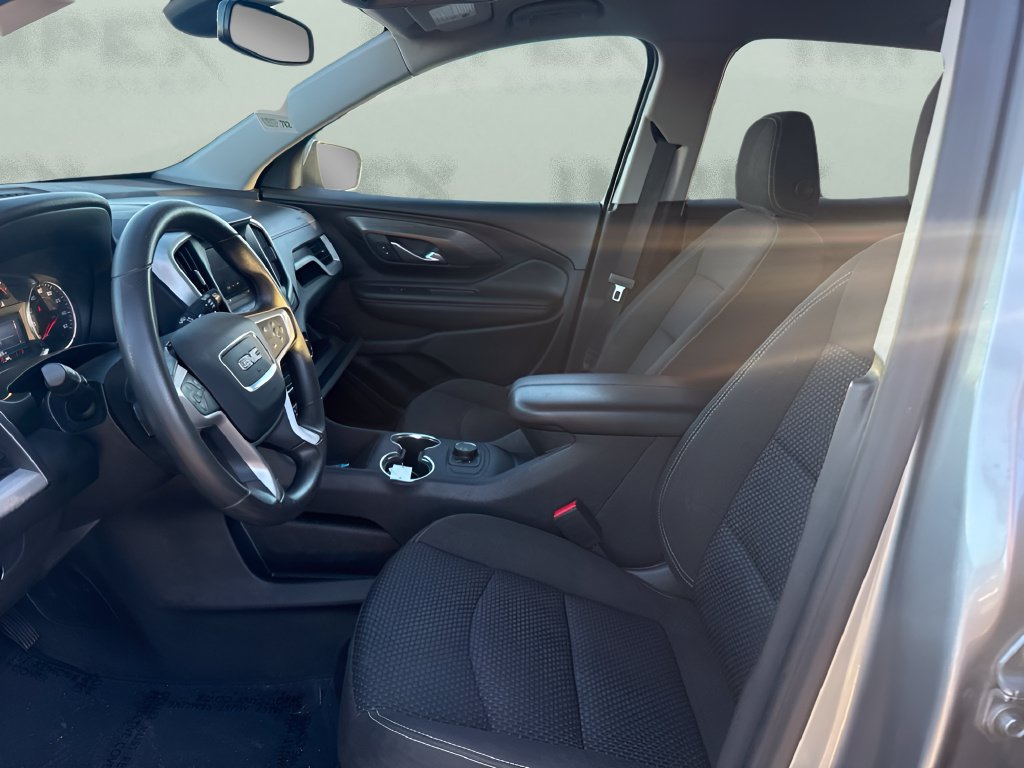 Used 2024 GMC Terrain SLE FWD image 8