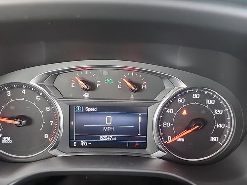 Used 2023 GMC Acadia SLE w/ Elevation Edition FWD image 9