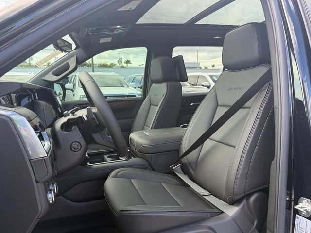 New 2026 GMC Yukon Denali w/ Denali Reserve Package AWD/4WD image 9