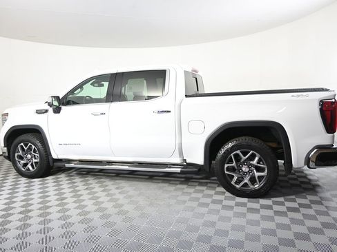 Used 2022 GMC Sierra 1500 SLT w/ SLT Convenience Package AWD/4WD image 3