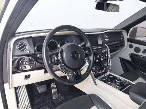 Used 2020 Rolls-Royce Cullinan image 39