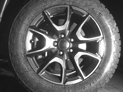 Used 2025 Jeep Compass Trailhawk image 12