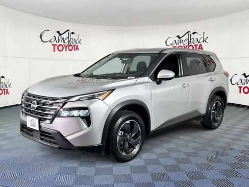Used 2025 Nissan Rogue SV AWD/4WD image 4