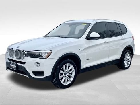 Used 2017 BMW X3 xDrive28i image 3
