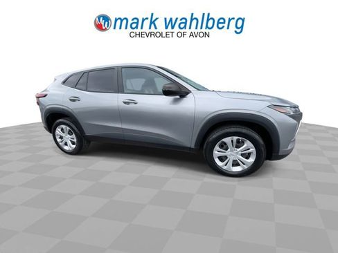 Certified 2024 Chevrolet Trax LS w/ Driver Confidence Package FWD image 9