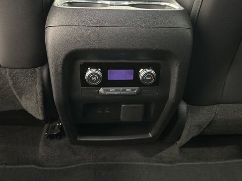 Used 2025 GMC Acadia Elevation w/ Elevation Premium Package image 24