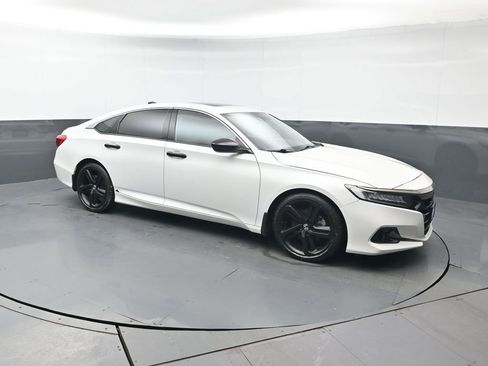 Used 2021 Honda Accord Sport image 8