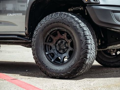 Used 2019 Chevrolet Colorado ZR2 w/ Colorado ZR2 Bison Edition AWD/4WD image 59
