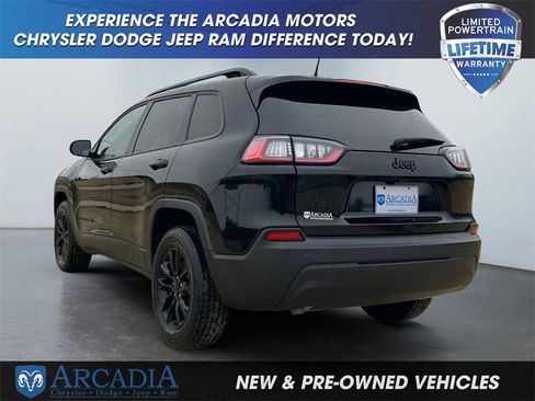 Used 2023 Jeep Cherokee Altitude Lux image 3