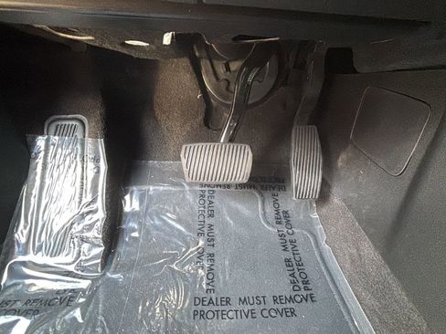 Used 2024 Cadillac XT4 Premium Luxury image 17