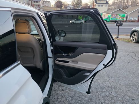 Used 2020 Lincoln Corsair Standard AWD w/ Equipment Group 101A image 18