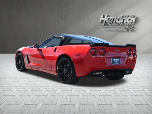 Used 2006 Chevrolet Corvette Coupe w/ Performance Package image 8