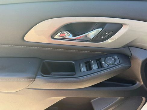 Used 2018 Chevrolet Traverse LS image 9