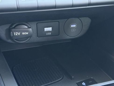 New 2025 Hyundai Elantra SEL image 18