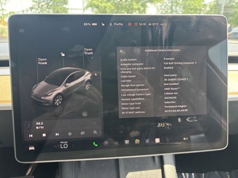 Used 2023 Tesla Model Y Long Range AWD/4WD image 29