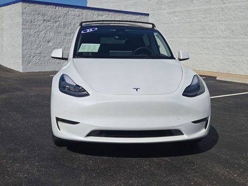 Used 2022 Tesla Model Y Long Range image 4