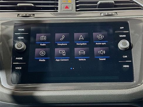 Used 2024 Volkswagen Tiguan SE image 14