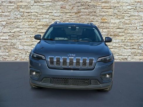 Used 2019 Jeep Cherokee Latitude Plus FWD image 3