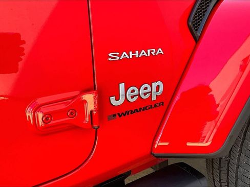 Used 2024 Jeep Wrangler Unlimited Sahara AWD/4WD image 30