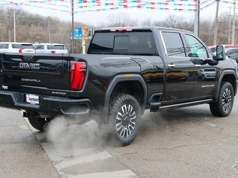 Used 2024 GMC Sierra 3500 Denali Ultimate image 3