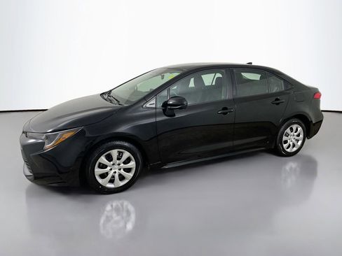 Used 2023 Toyota Corolla LE image 4