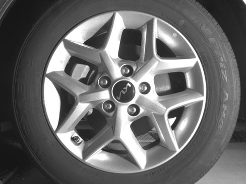 Used 2025 Kia Soul LX w/ LX Technology Package FWD image 12