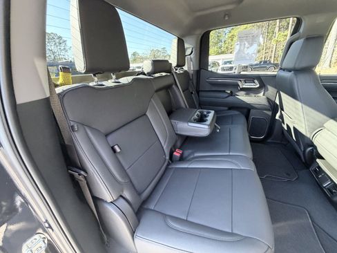 Used 2025 GMC Sierra 1500 SLT image 19