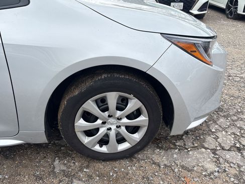 Used 2025 Toyota Corolla LE FWD image 7