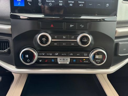 Used 2023 Ford Expedition Max XLT image 28