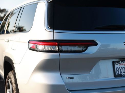 Used 2021 Jeep Grand Cherokee L Limited RWD image 13