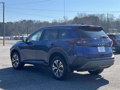 Used 2022 Nissan Rogue SV image 5