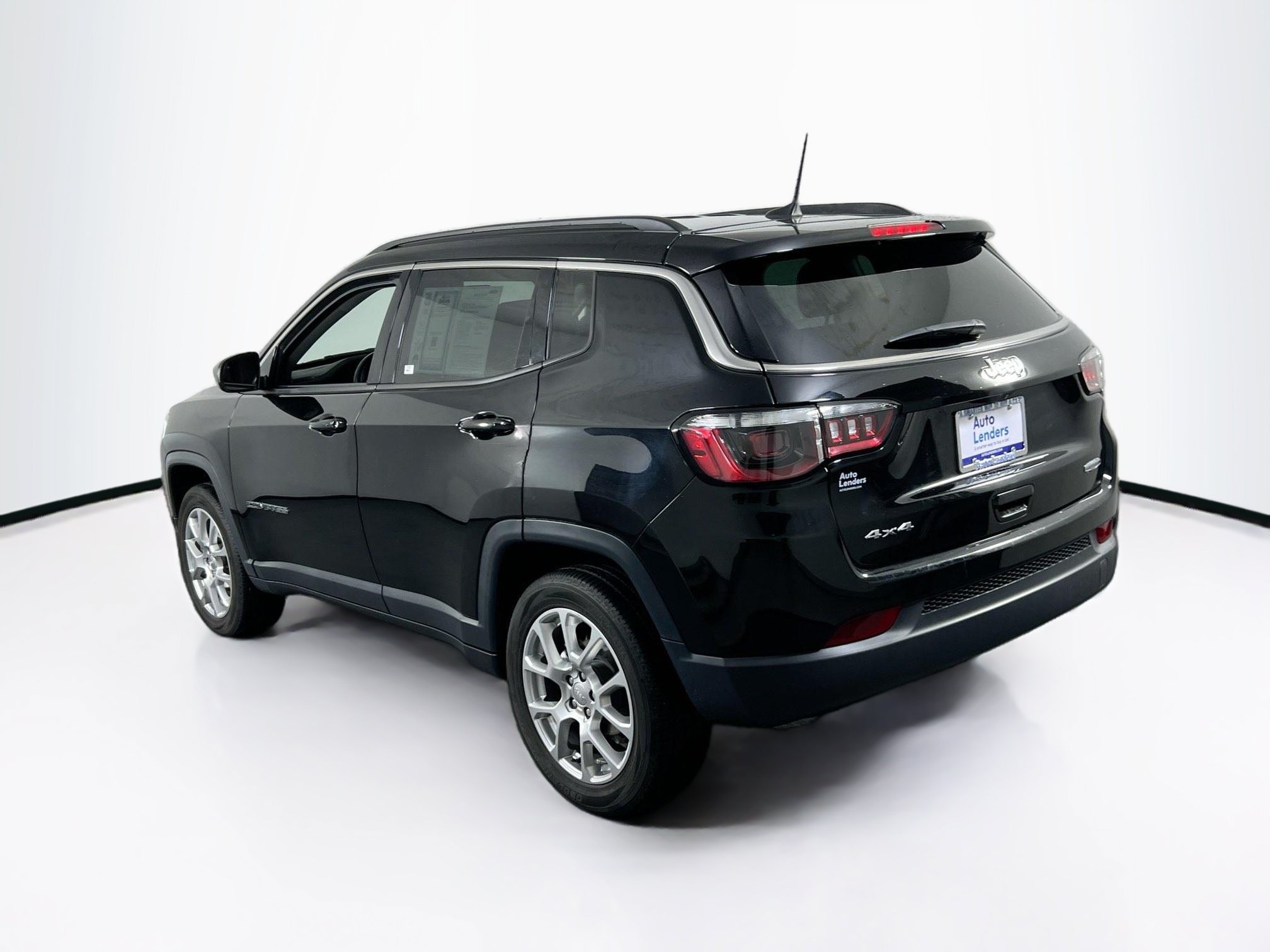 Used 2022 Jeep Compass Latitude AWD/4WD image 7