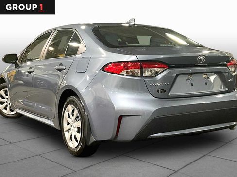 Used 2021 Toyota Corolla LE FWD image 12