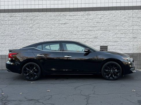 Used 2018 Nissan Maxima SR w/ Midnight Edition image 17