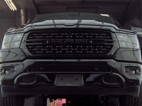 Used 2023 RAM 1500 Big Horn AWD/4WD image 3
