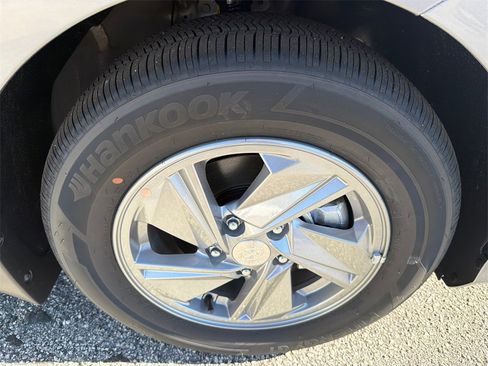 New 2026 Hyundai Elantra SE image 12