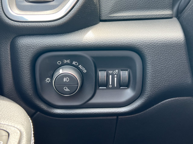 New 2026 RAM 2500 Laramie AWD/4WD image 21