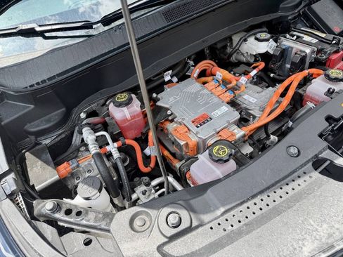 Used 2023 Chevrolet Bolt EUV Premier w/ Redline Edition FWD image 17