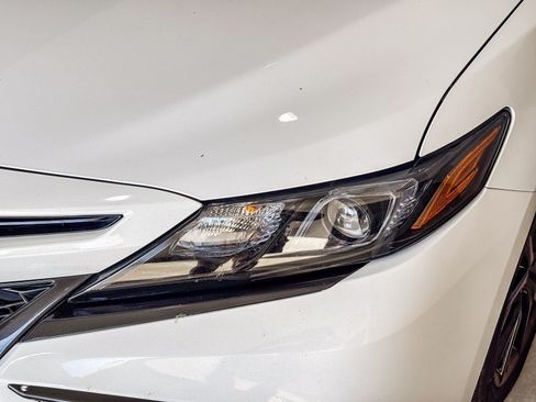 Used 2023 Toyota Camry SE FWD image 8