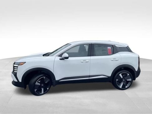 New 2025 Nissan Kicks SR FWD image 5