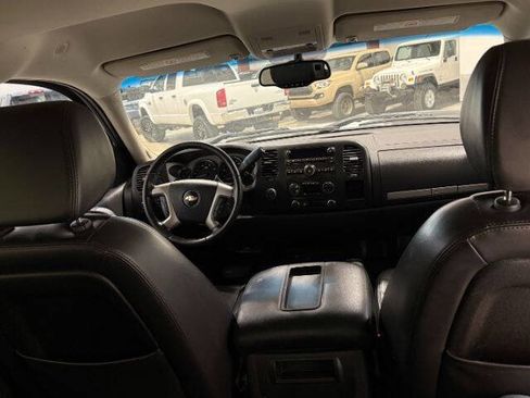 Used 2007 Chevrolet Silverado 2500 LT w/ 2LT Convenience Package image 16