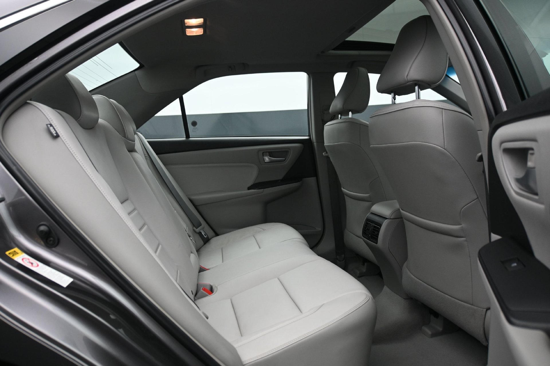 Used 2015 Toyota Camry XLE FWD image 14